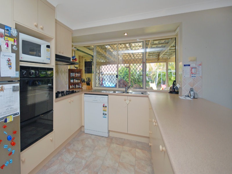 7 Lorenc Place, Bridgeman Downs QLD 4035