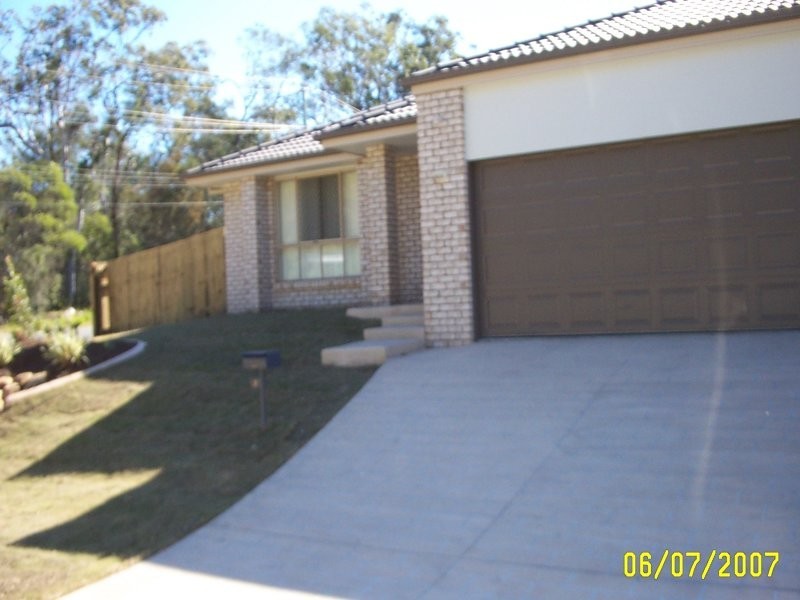 2 Plymouth Place, Calamvale QLD 4116