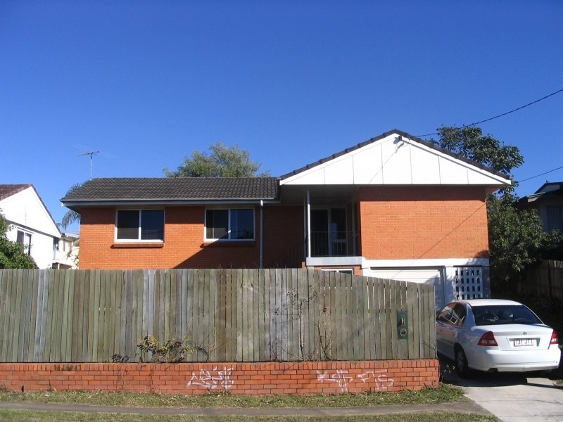 12 Chuter Street, Stafford Heights QLD 4053