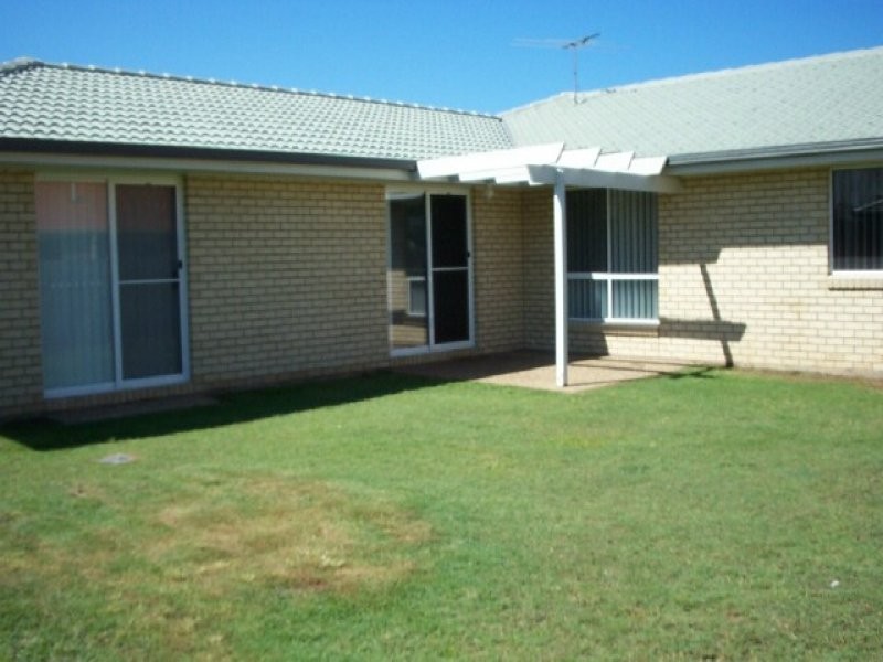 3 David Close, Scarborough QLD 4020