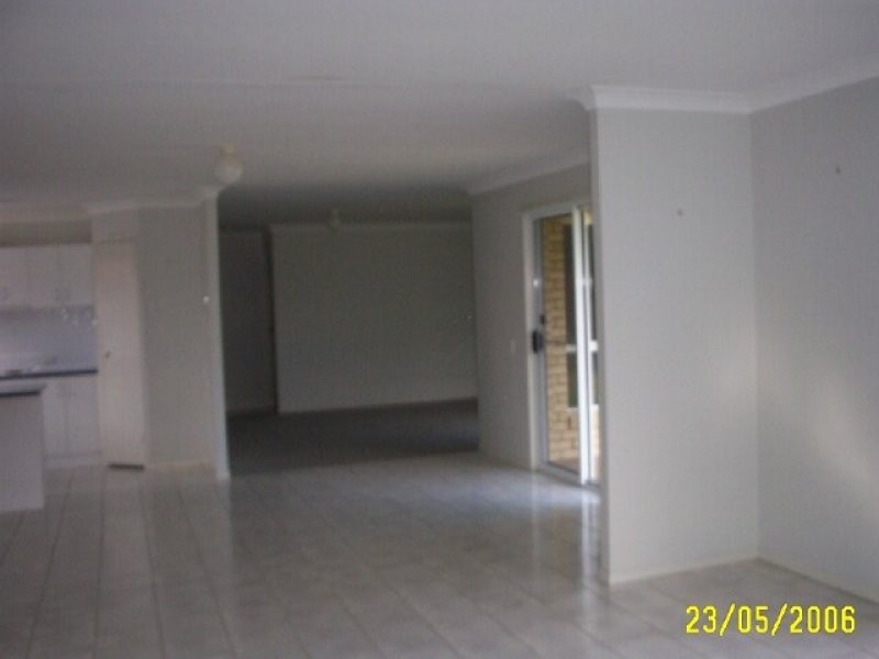 3 David Close, Scarborough QLD 4020