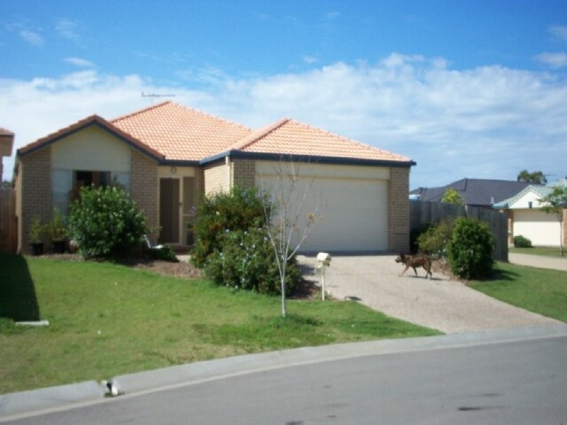 8 Nique Court, Scarborough QLD 4020