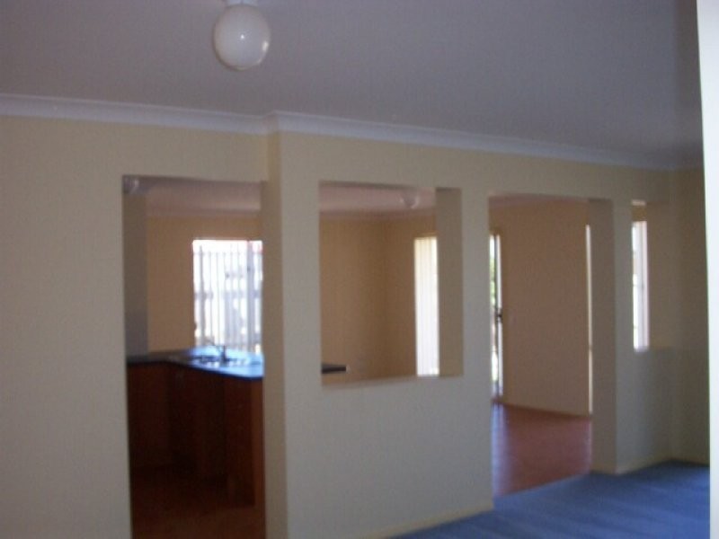 8 Nique Court, Scarborough QLD 4020