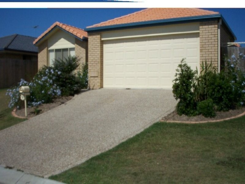 8 Nique Court, Scarborough QLD 4020
