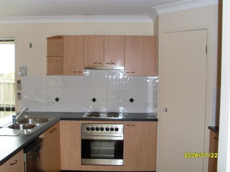 6 Daydream Street, Redland Bay QLD 4165