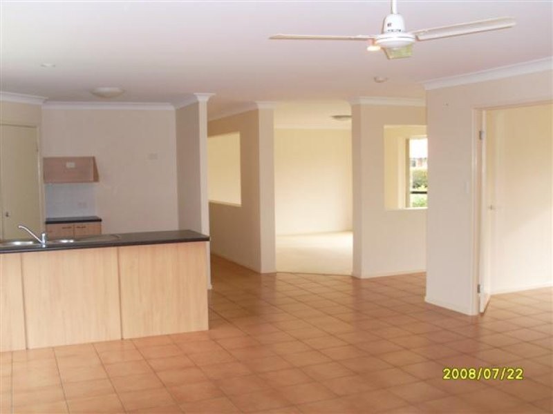 6 Daydream Street, Redland Bay QLD 4165