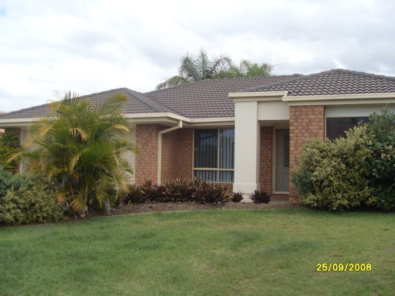 8 Grevillea Place, Bridgeman Downs QLD 4035