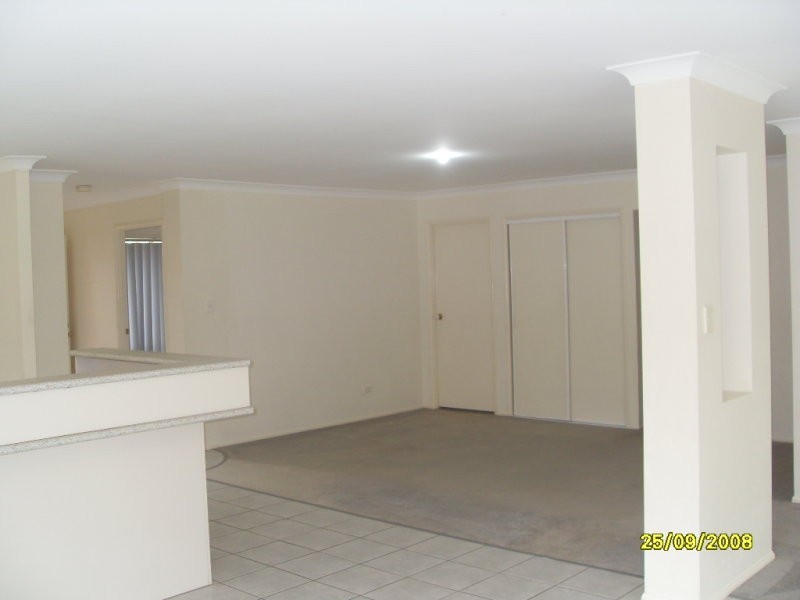 8 Grevillea Place, Bridgeman Downs QLD 4035