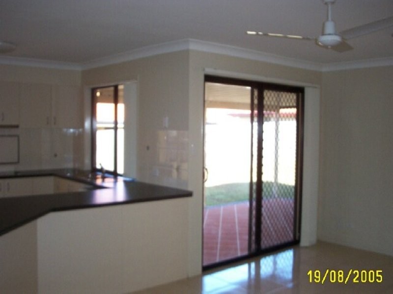 5 Watarrka Drive, Parkinson QLD 4115