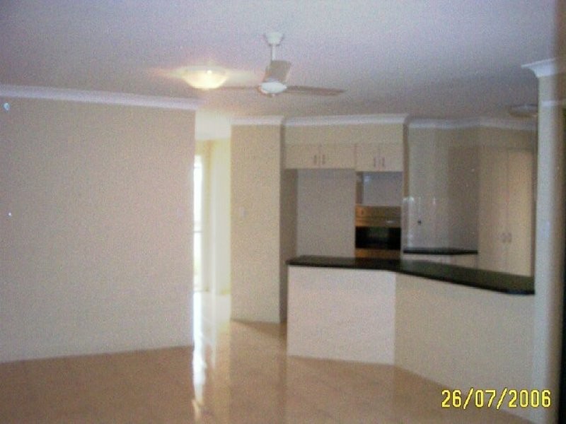 5 Watarrka Drive, Parkinson QLD 4115