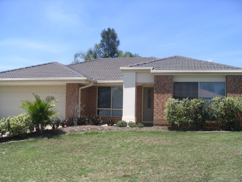 8 Grevillea Place, Bridgeman Downs QLD 4035