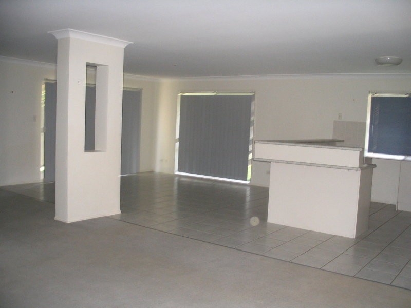 8 Grevillea Place, Bridgeman Downs QLD 4035