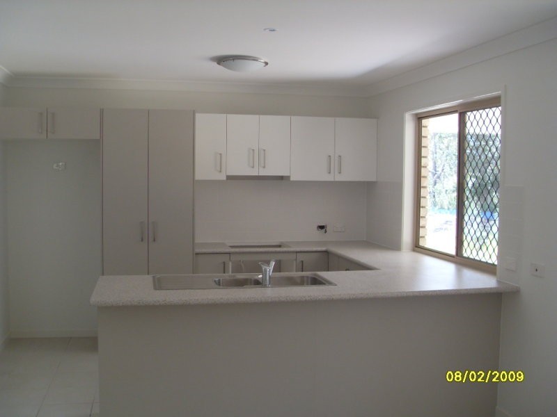 8F Whitman Street, Brighton QLD 4017