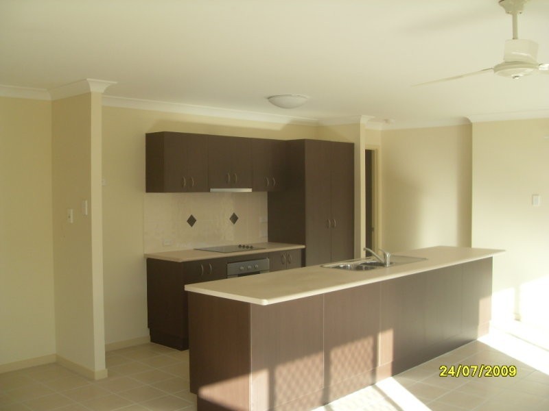 9 Kite Crescent, Eagleby QLD 4207