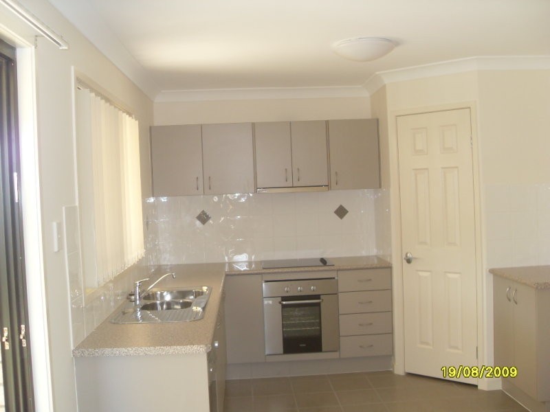 1 Kite Crescent, Eagleby QLD 4207