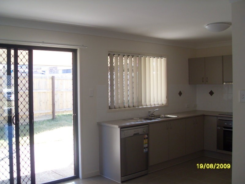 1 Kite Crescent, Eagleby QLD 4207