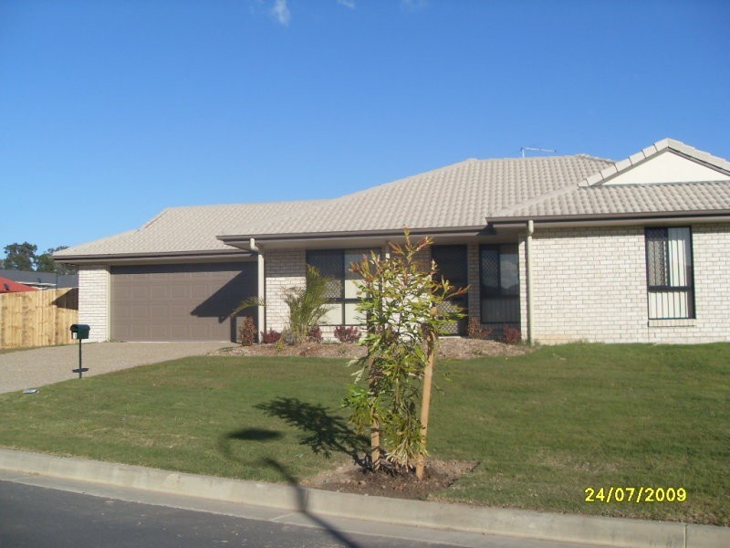 1 Kite Crescent, Eagleby QLD 4207