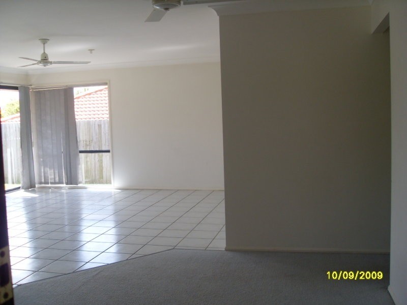 2 Sandpiper Circuit, Eagleby QLD 4207