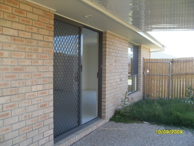 2 Sandpiper Circuit, Eagleby QLD 4207