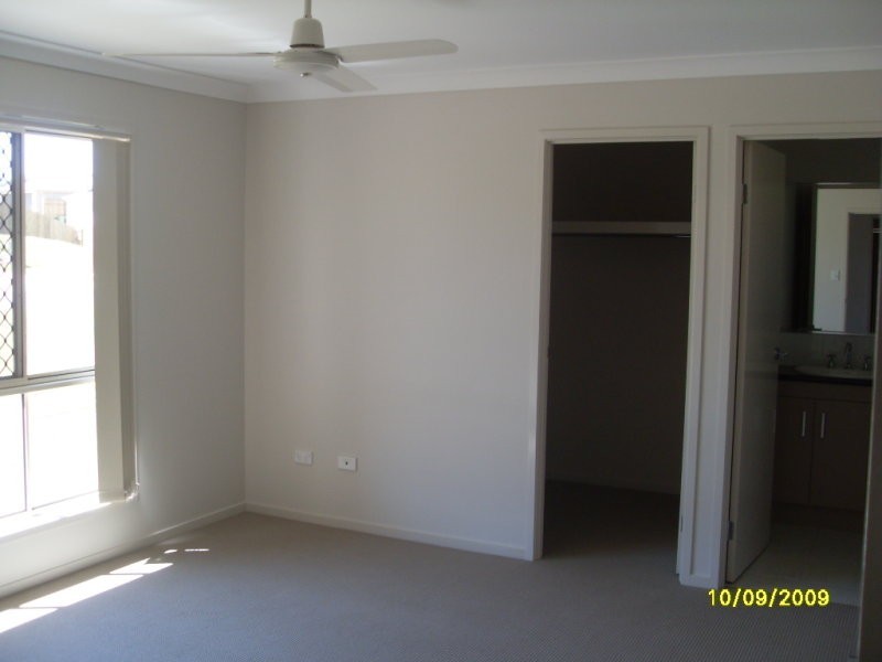 11 Siffleet Street, Bellbird Park QLD 4300