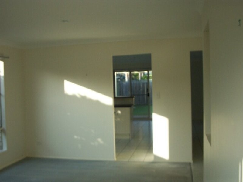 4 Grevillea Place, Bridgeman Downs QLD 4035