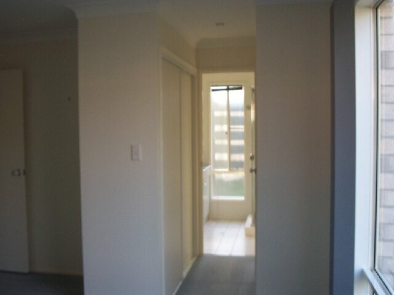 4 Grevillea Place, Bridgeman Downs QLD 4035