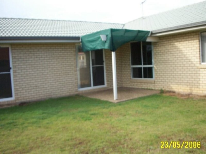 3 David Close, Scarborough QLD 4020