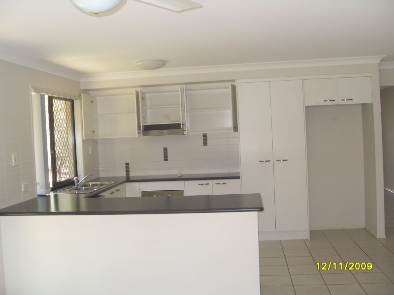 27 Juniper Street, Heathwood QLD 4110