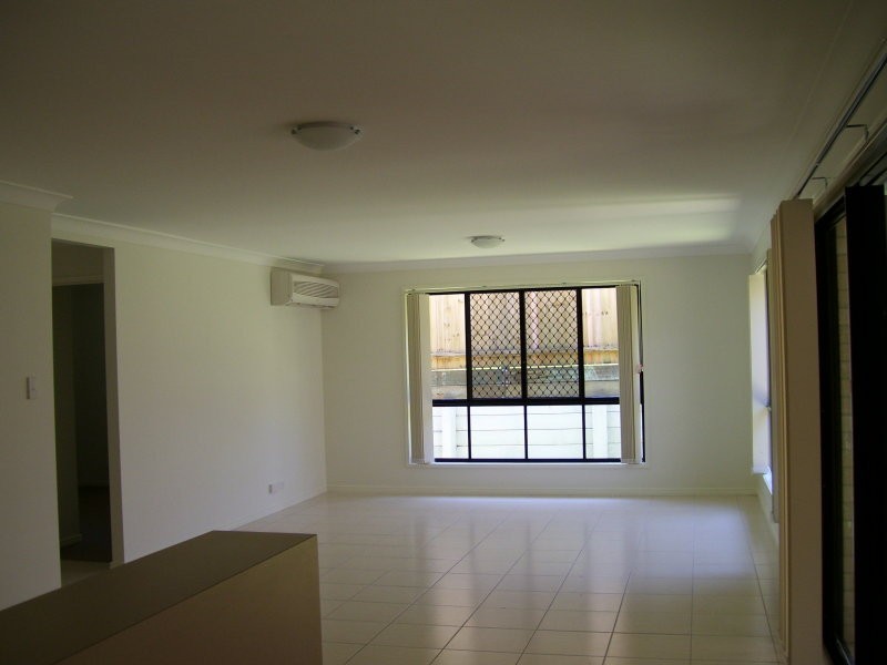 9 Dundee Crescent, Wakerley QLD 4154