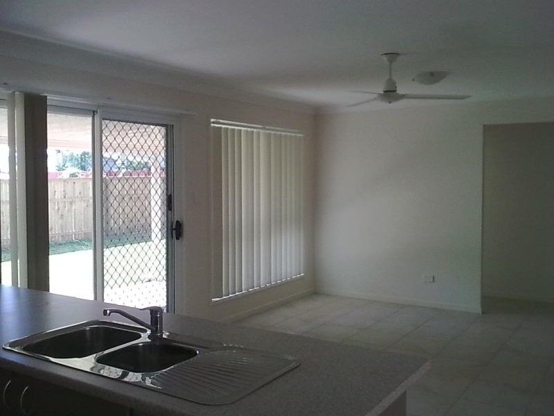 11 Coffey Court, Beachmere QLD 4510