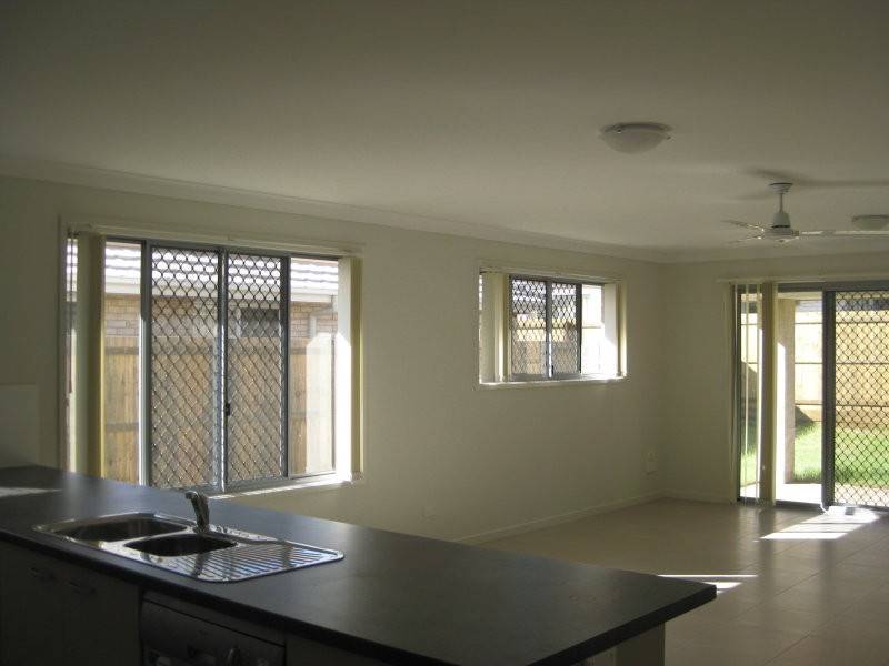 15 Como Circuit, Warner QLD 4500