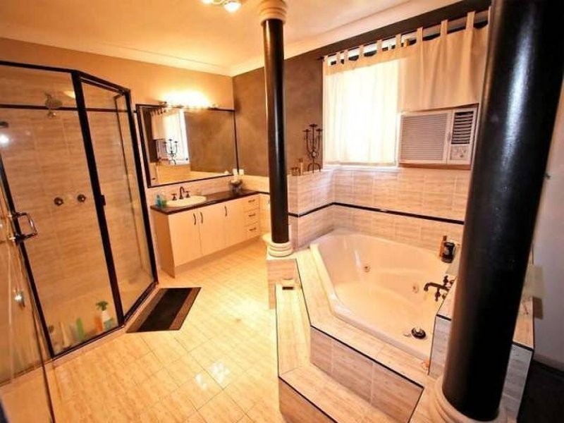 17 Waterford Place, Bridgeman Downs QLD 4035