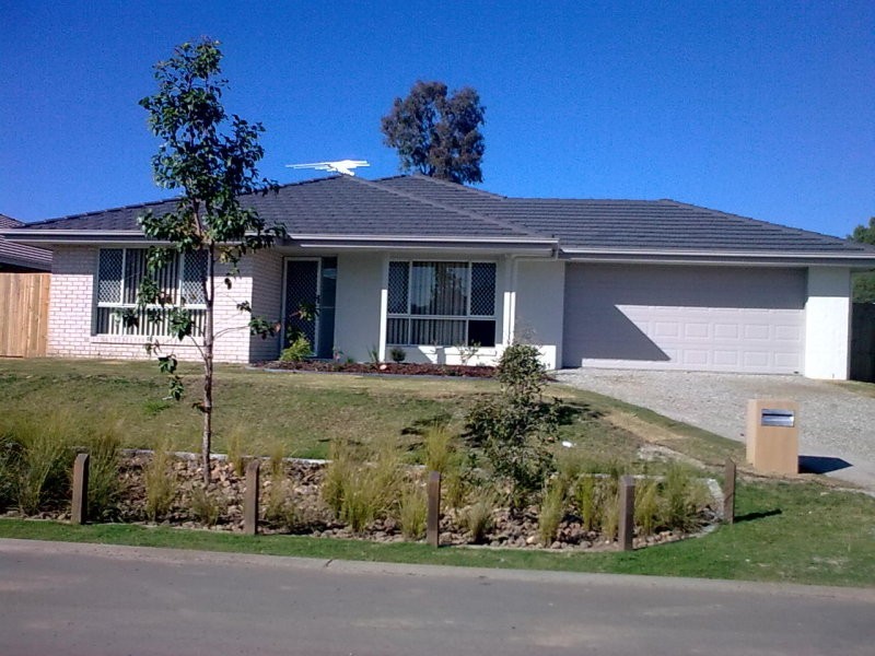 9  Adam Street, Beachmere QLD 4510