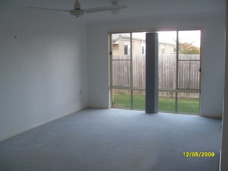 8 Wivenhoe Place, Runcorn QLD 4113