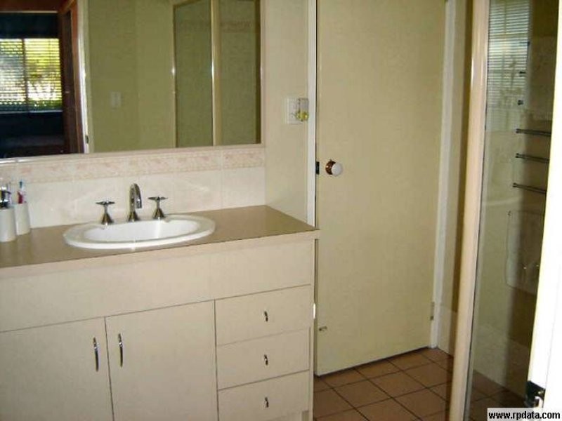 5 Conifer Close, Fitzgibbon QLD 4018