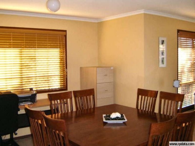 5 Conifer Close, Fitzgibbon QLD 4018