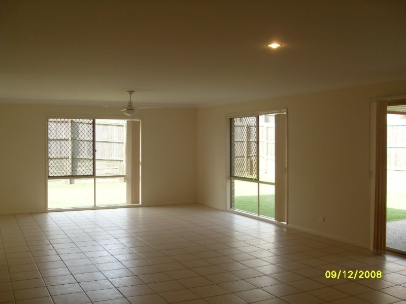 14 Overton Street, Calamvale QLD 4116