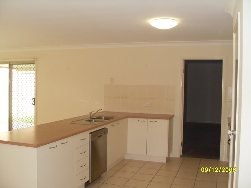 14 Overton Street, Calamvale QLD 4116