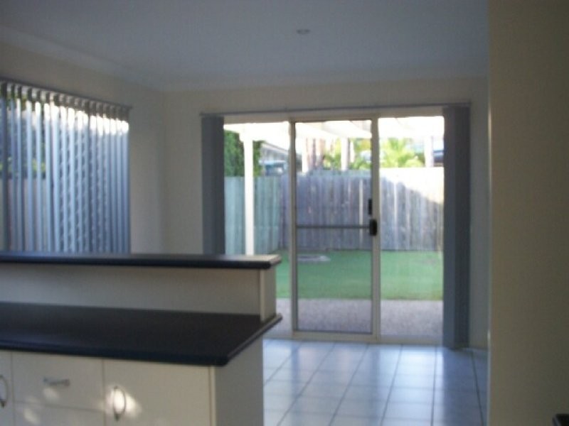 4 Grevillea Place, Bridgeman Downs QLD 4035