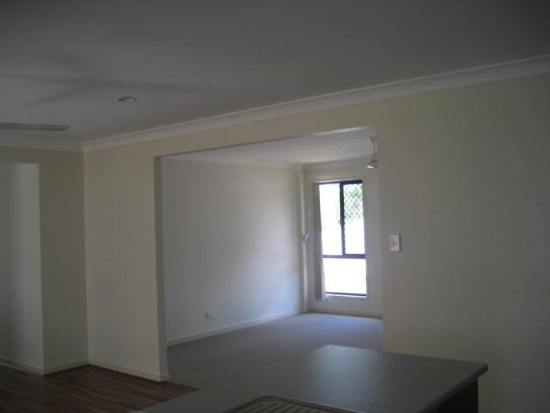 7 Bushlark Place, Goodna QLD 4300