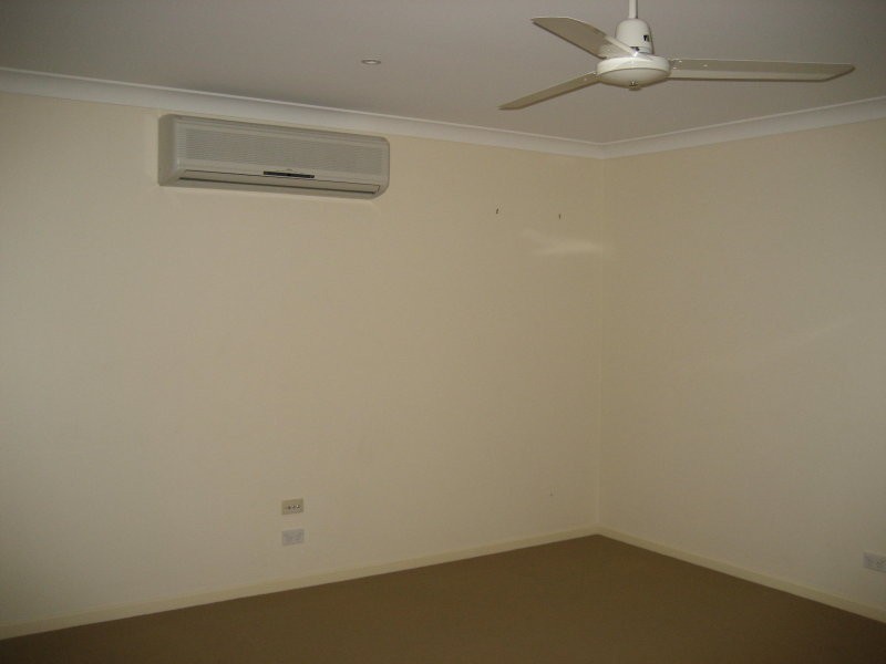 10 Schafer Court, Edens Landing QLD 4207