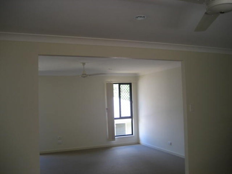 7 Bushlark Place, Goodna QLD 4300