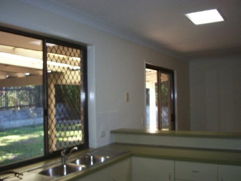 34 Ingleston Street, Wynnum West QLD 4178