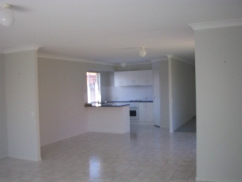 3 David Close, Scarborough QLD 4020