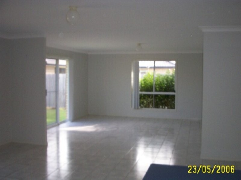 3 David Close, Scarborough QLD 4020