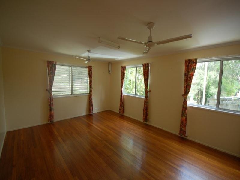 8 Arunga Street, Petrie QLD 4502