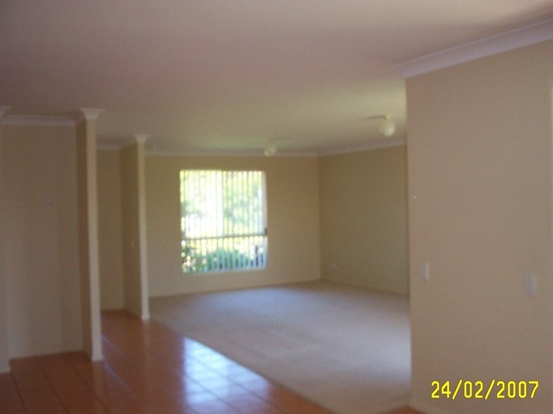 1 David Close, Scarborough QLD 4020