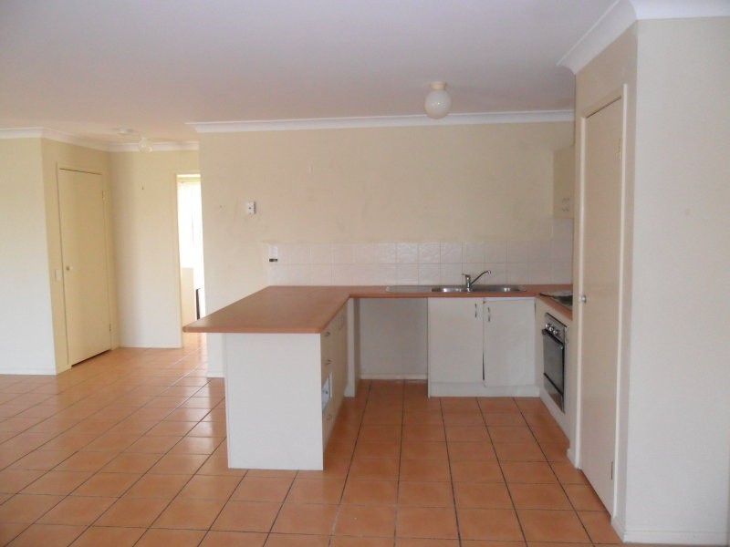 1 David Close, Scarborough QLD 4020