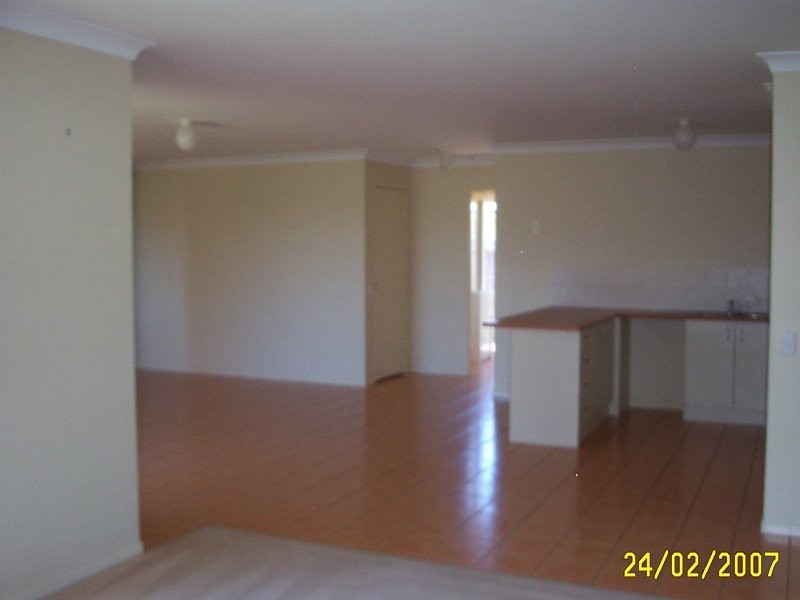 1 David Close, Scarborough QLD 4020