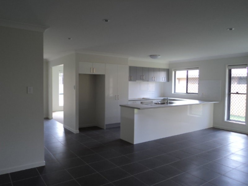 5 Maud Street, Windaroo QLD 4207